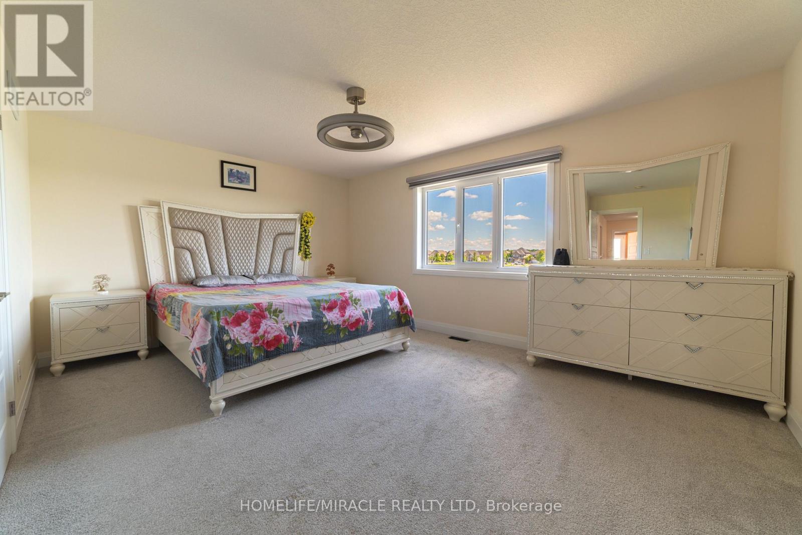 42 GRANDVILLE CIRCLE - 24