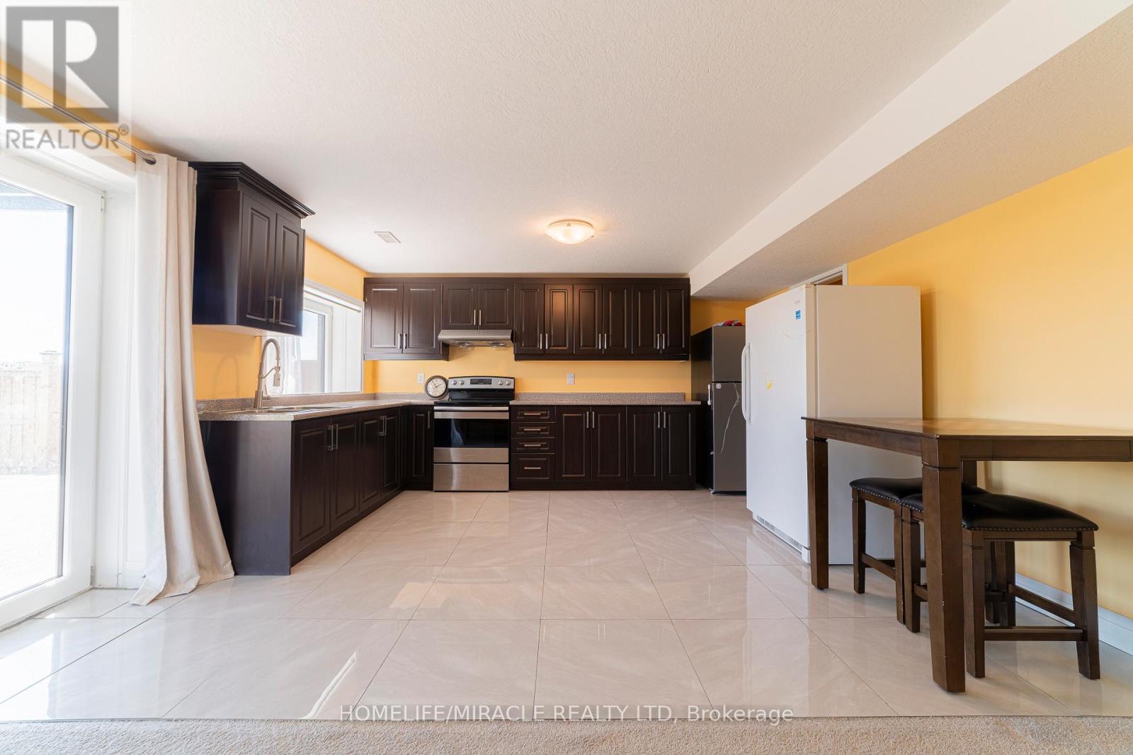 42 GRANDVILLE CIRCLE - 34