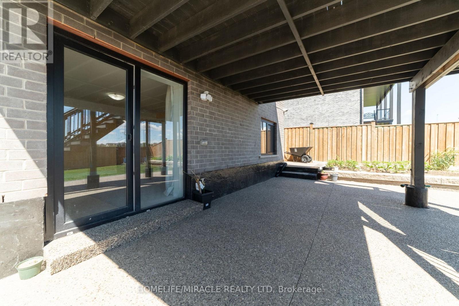 42 GRANDVILLE CIRCLE - 39