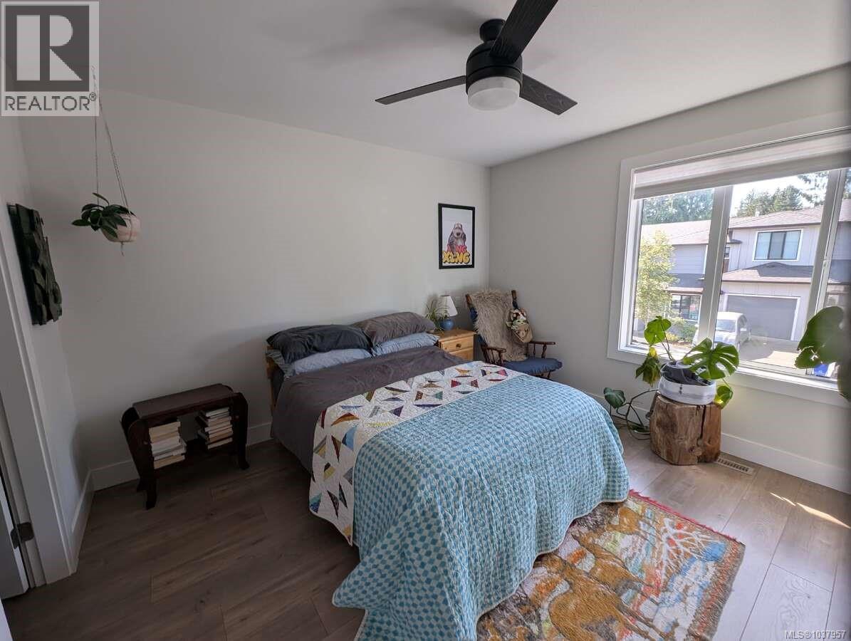#38 2607 Kendal Ave - 13
