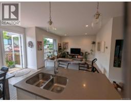 38 2607 Kendal Ave — photo 3