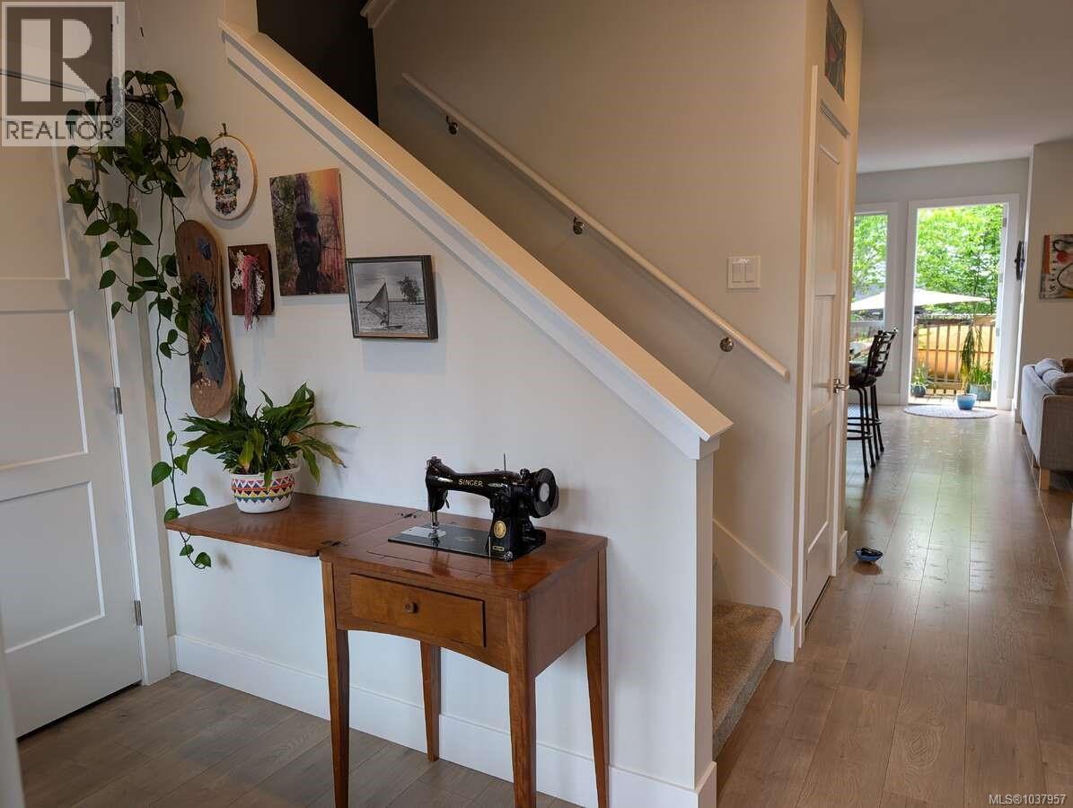 #38 2607 Kendal Ave - 10