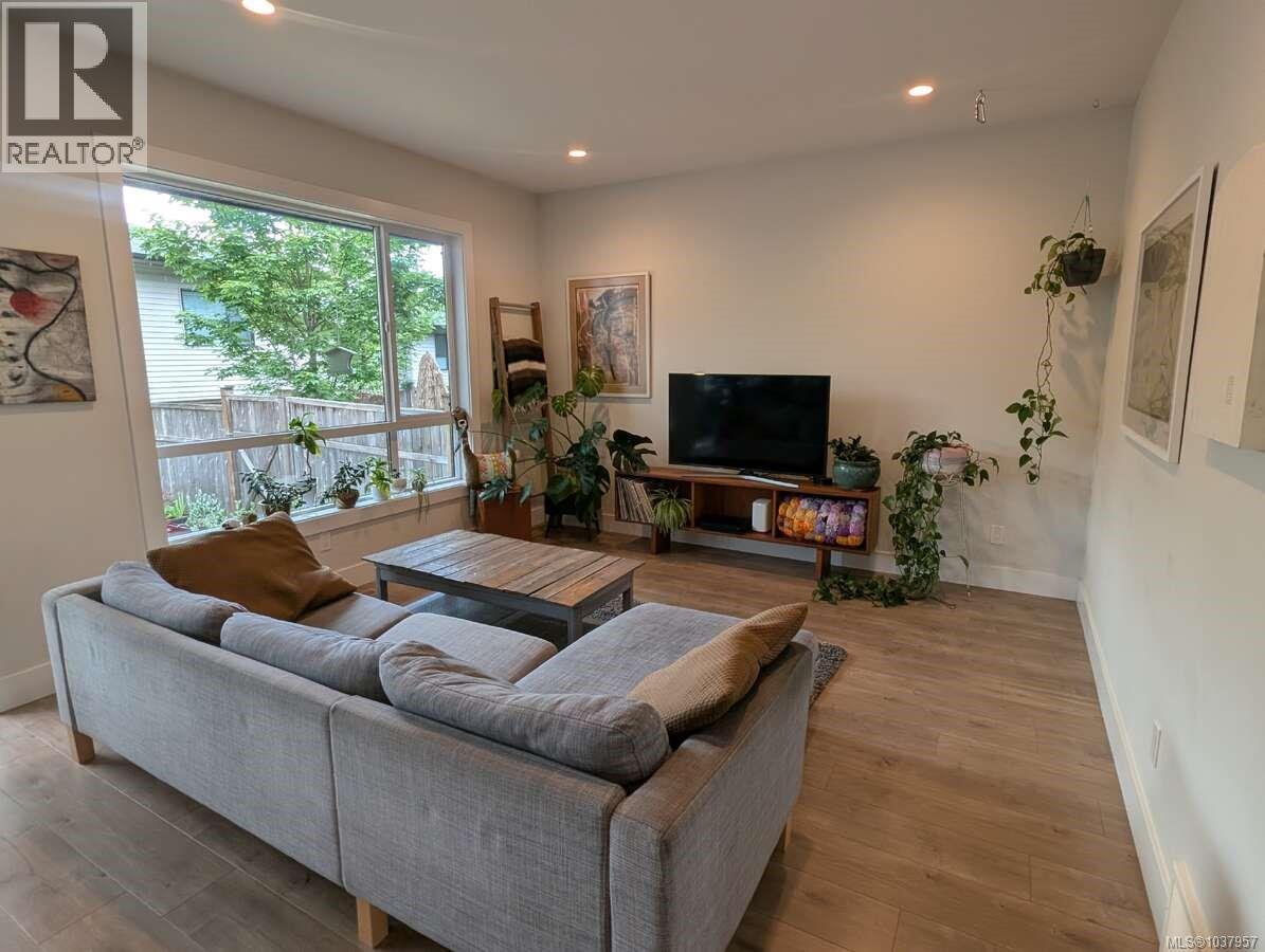 #38 2607 Kendal Ave - 2