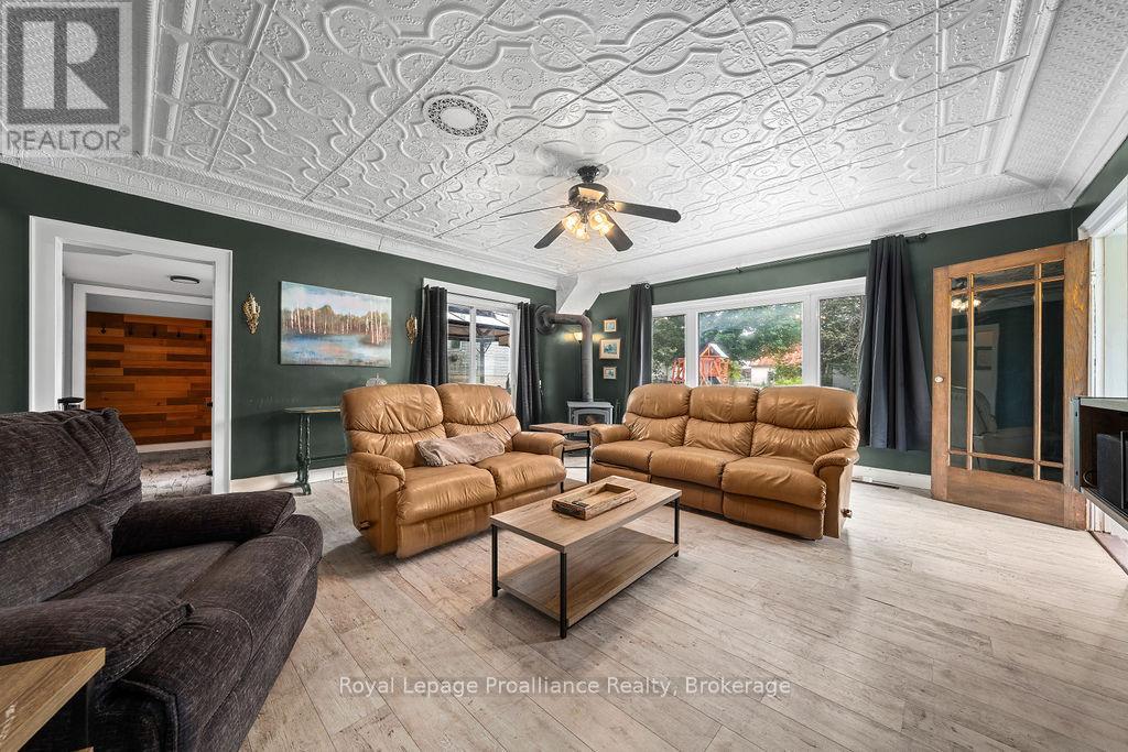 2574 SPRINGBROOK ROAD - Image 15
