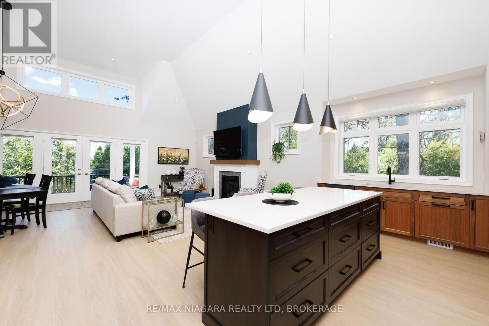 26 SASSAFRAS ROW - Image 12