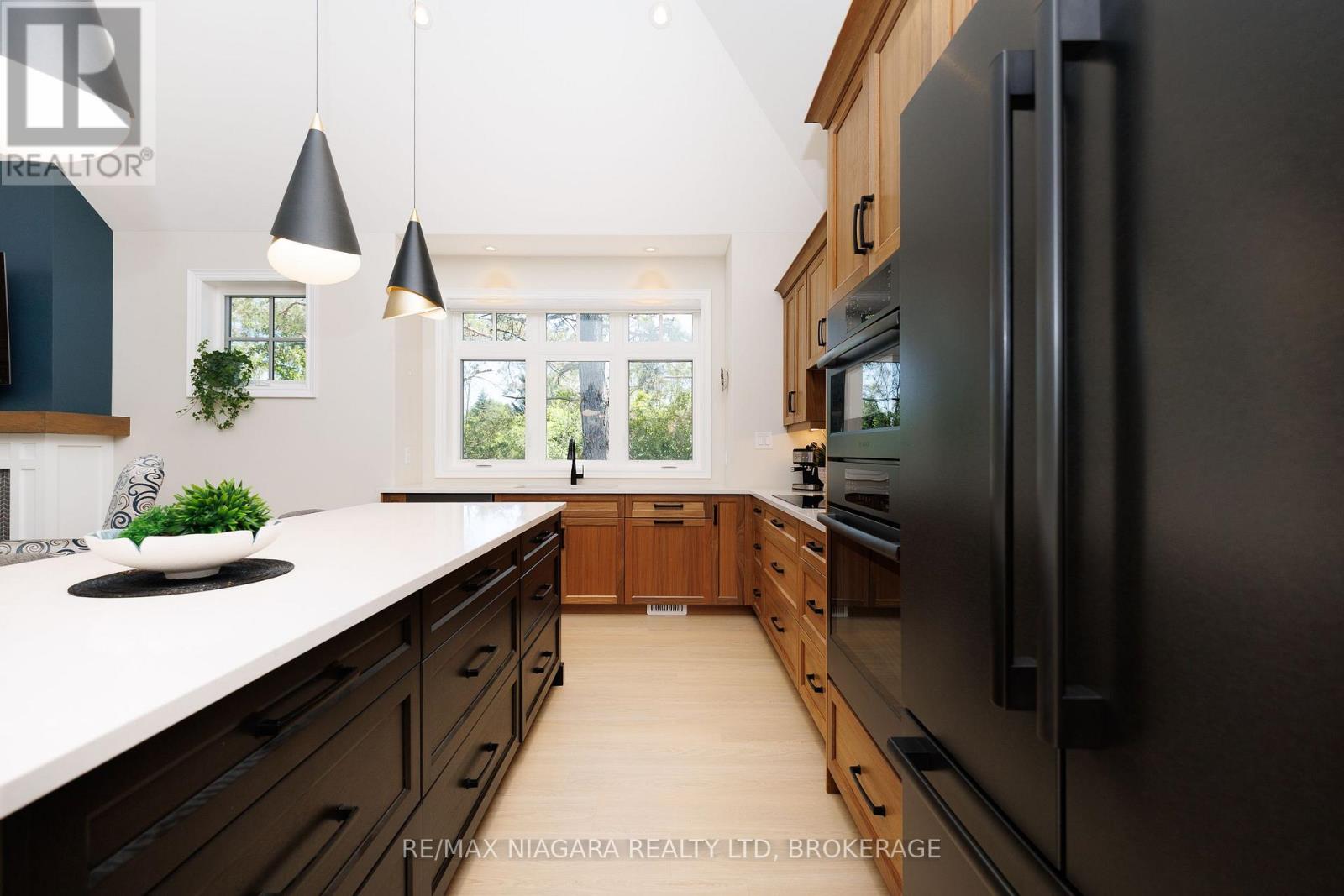 26 SASSAFRAS ROW - Image 13