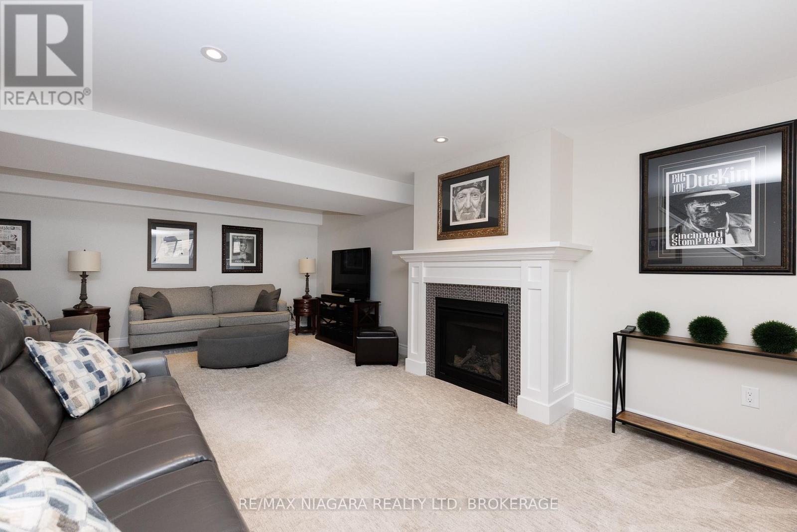26 SASSAFRAS ROW - Image 28