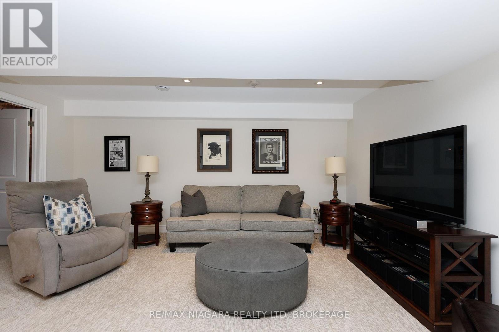 26 SASSAFRAS ROW - Image 29