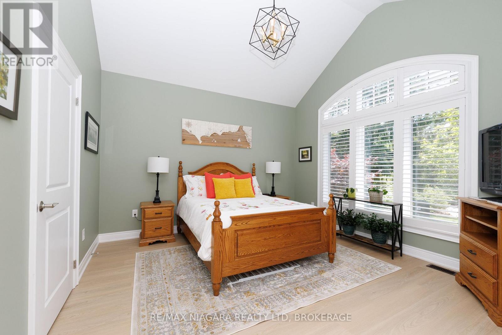 26 SASSAFRAS ROW - Image 4