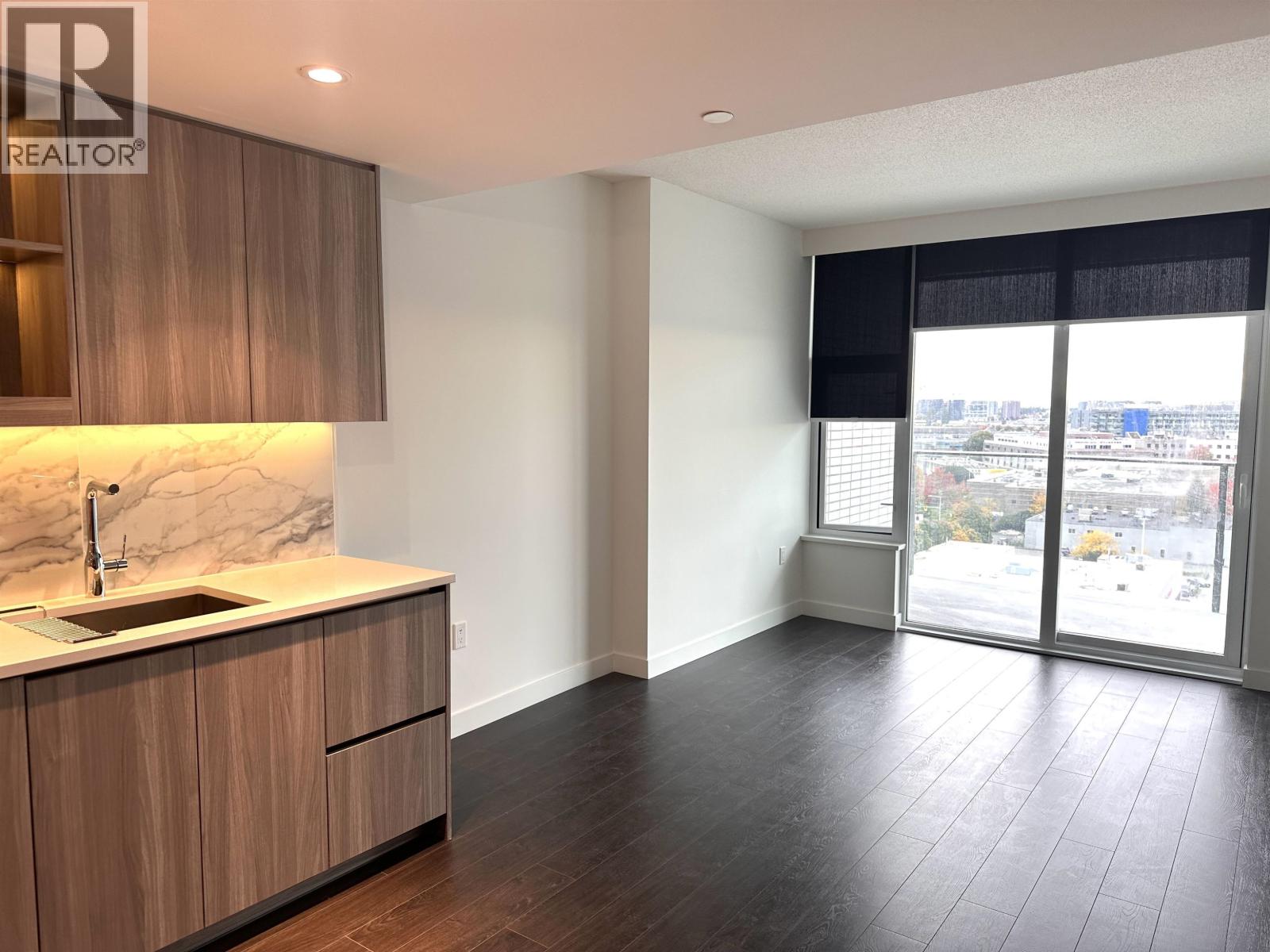 11xx 8611 HAZELBRIDGE WAY, Richmond