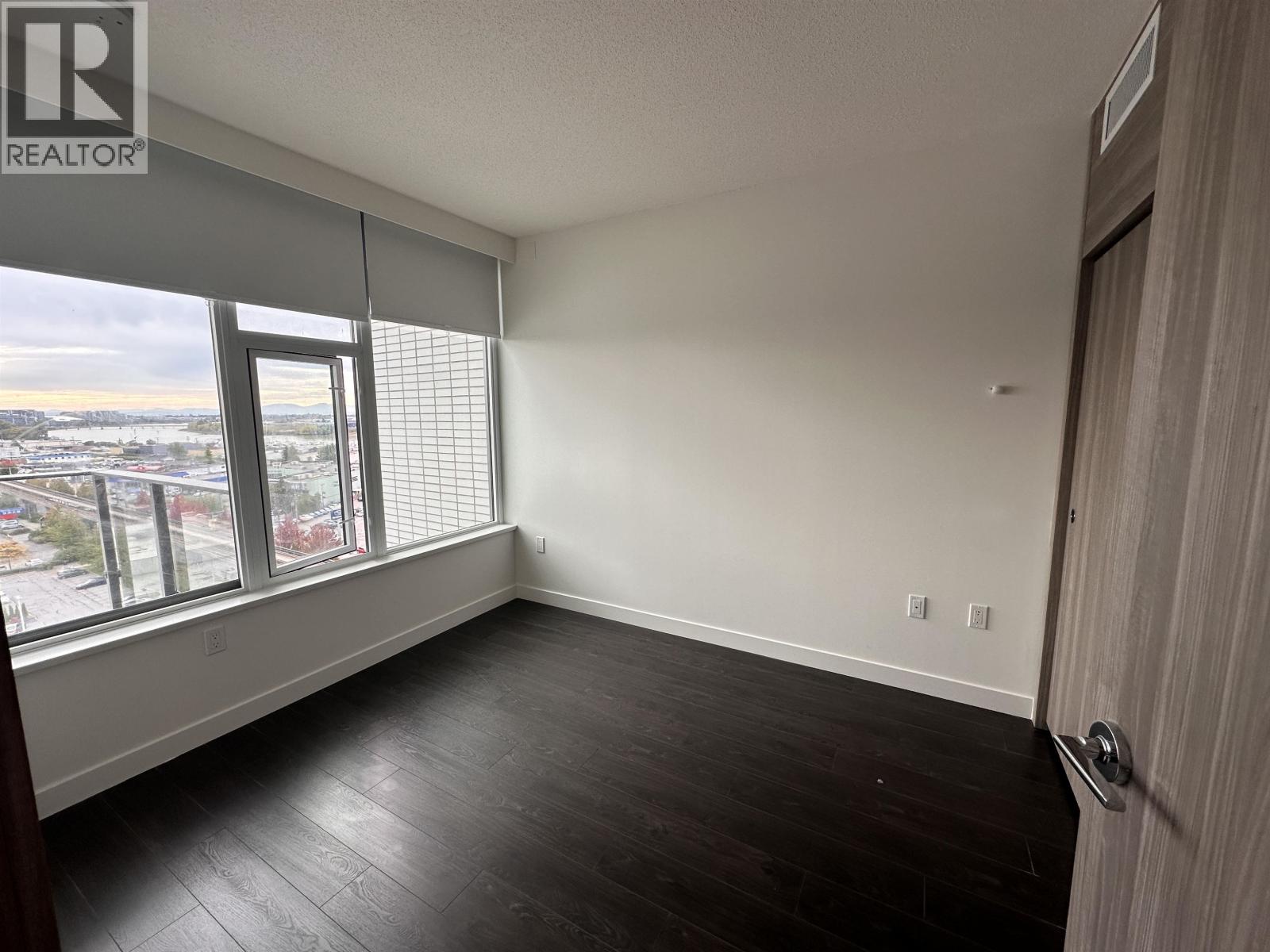11xx 8611 HAZELBRIDGE WAY, Richmond