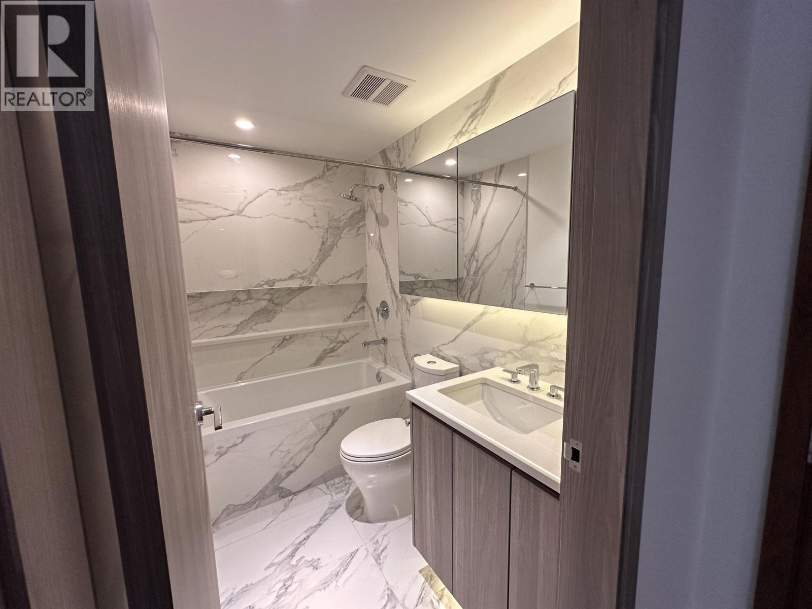 11xx 8611 HAZELBRIDGE WAY, Richmond
