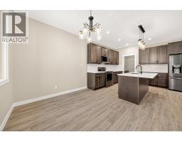 2252 Black Hawk Drive, Sparwood, BC V0B2G2 Photo 18