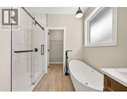 2252 Black Hawk Drive, Sparwood, BC V0B2G2 Photo 29