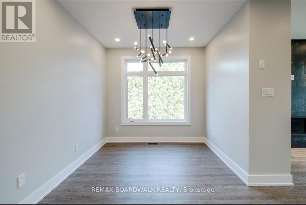 3 Bed, 3 Bath House for Rent in Ottawa – 2928 AHEARN AVENUE, Ottawa – MLS# X13491882 - Image 16