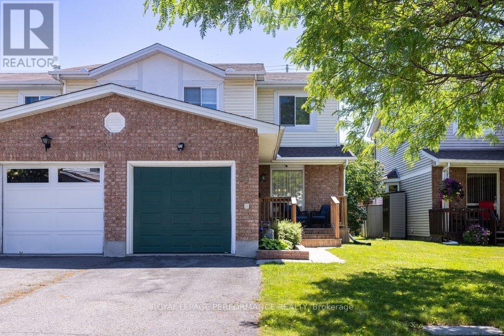 38 BURLINGTON CRESCENT - 1