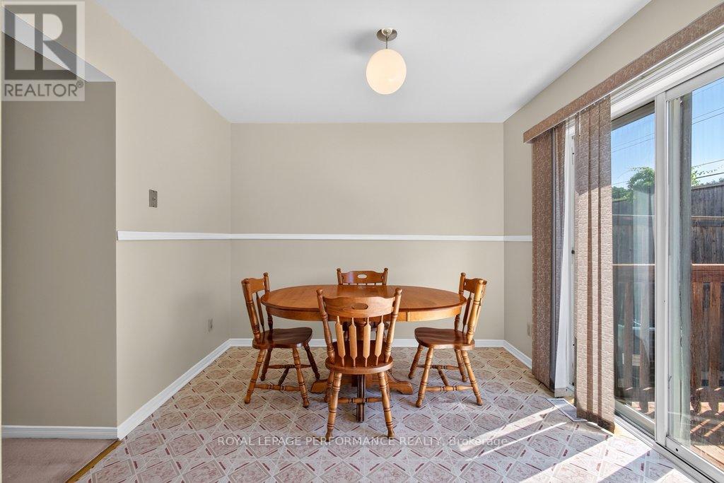 38 BURLINGTON CRESCENT - 15