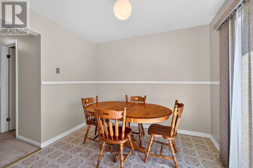 38 BURLINGTON CRESCENT - 16