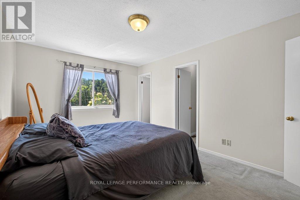 38 BURLINGTON CRESCENT - 20