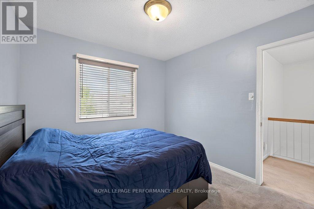 38 BURLINGTON CRESCENT - 28