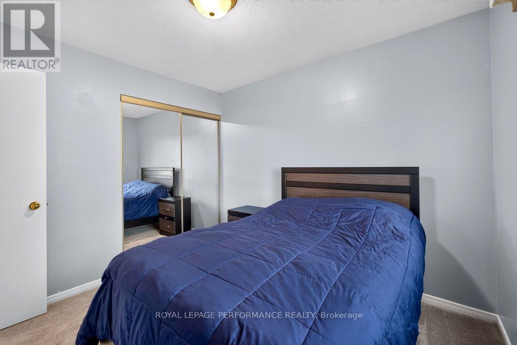 38 BURLINGTON CRESCENT - 29
