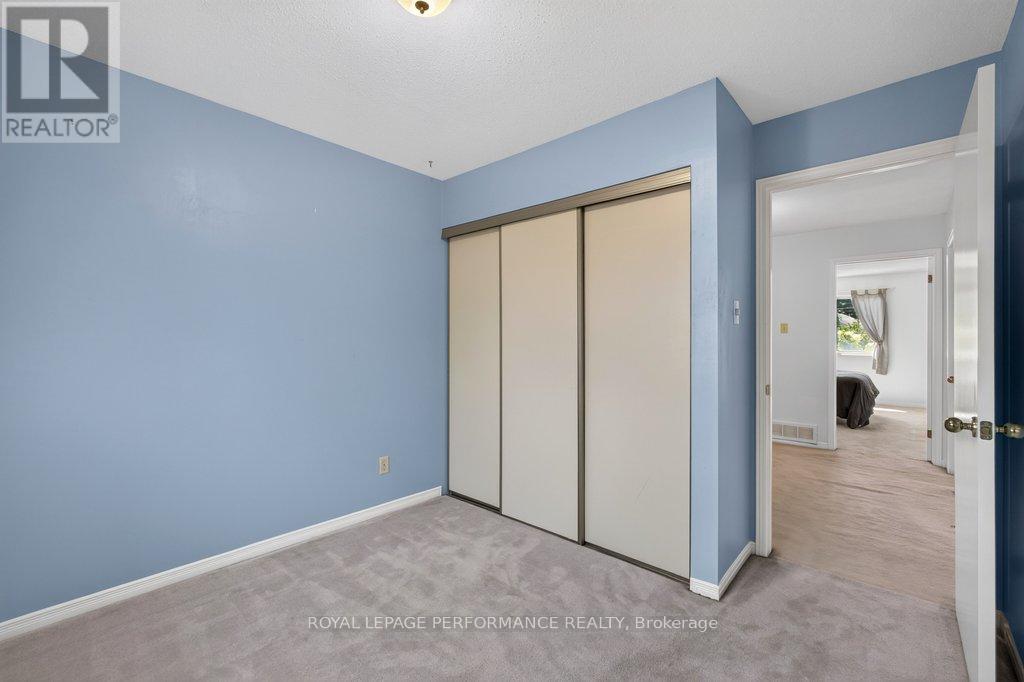 38 BURLINGTON CRESCENT - 32
