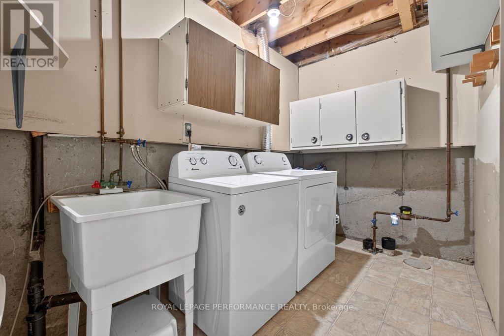 38 BURLINGTON CRESCENT - 34