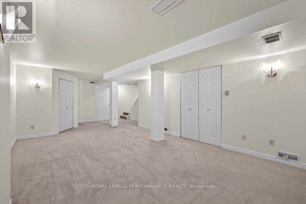38 BURLINGTON CRESCENT - 39