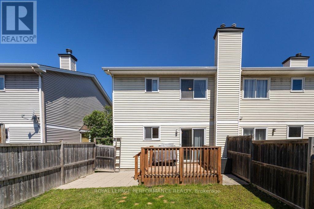 38 BURLINGTON CRESCENT - 41