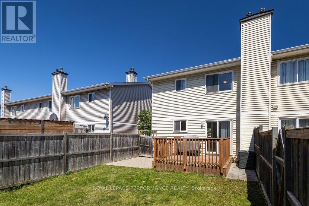 38 BURLINGTON CRESCENT - 42