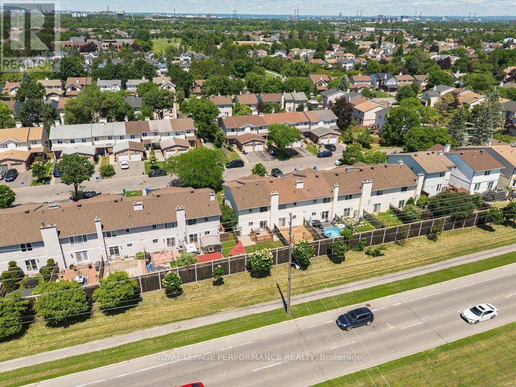 38 BURLINGTON CRESCENT - 48