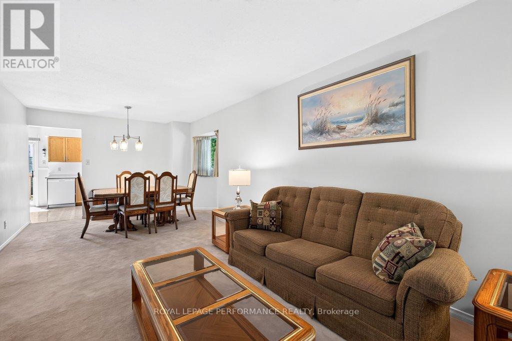 38 BURLINGTON CRESCENT - 8