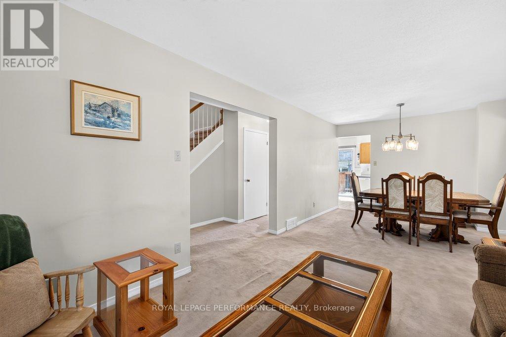 38 BURLINGTON CRESCENT - 9