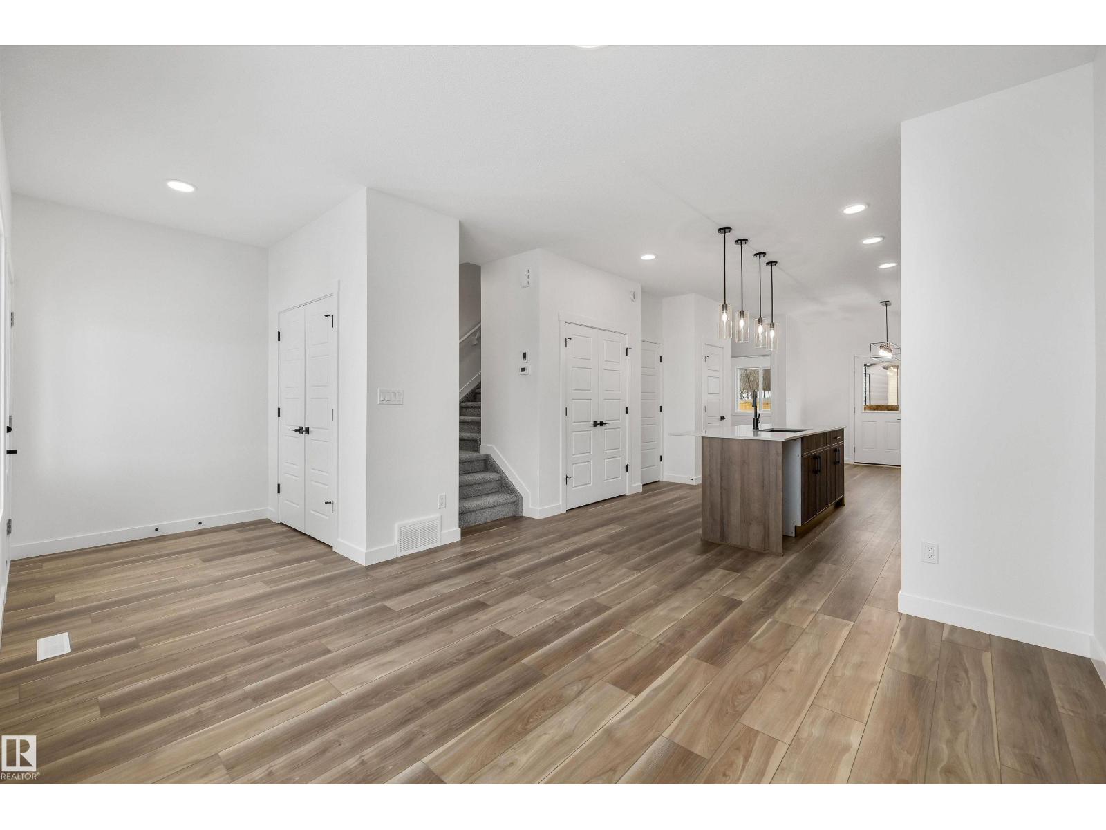 20820 40 AV NW - 14
