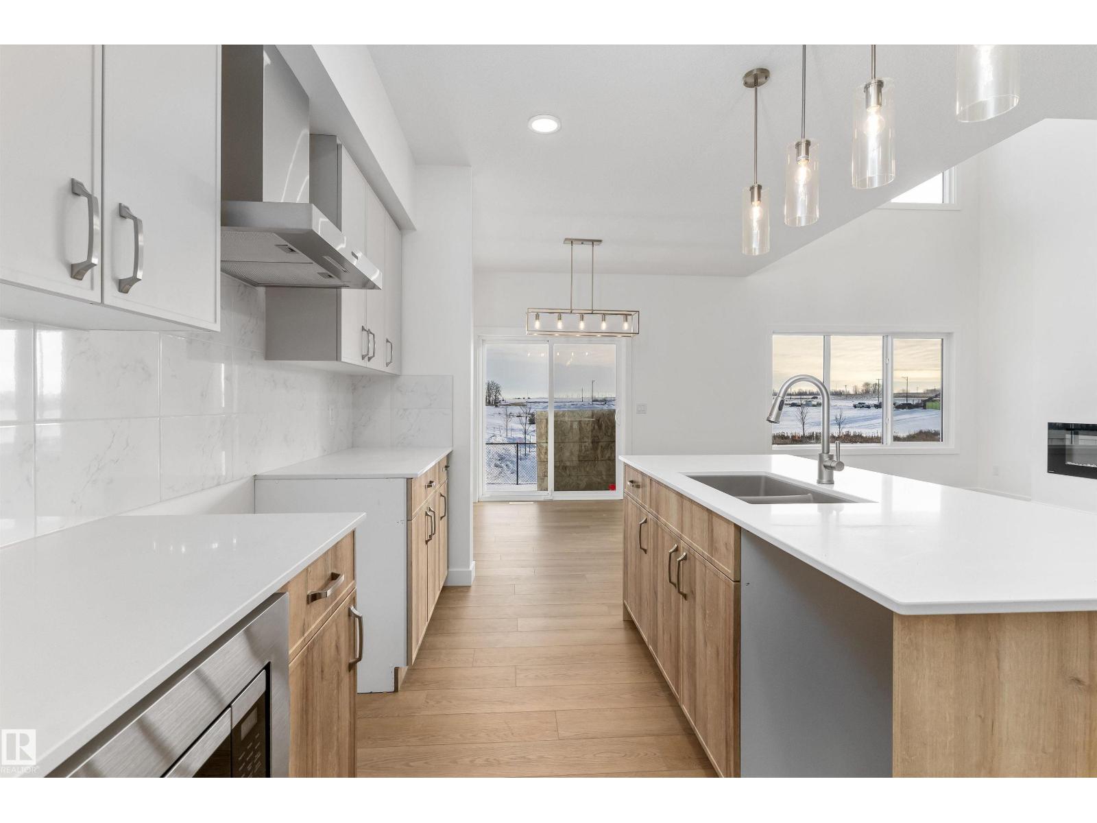 740 ASTORIA WY - 9