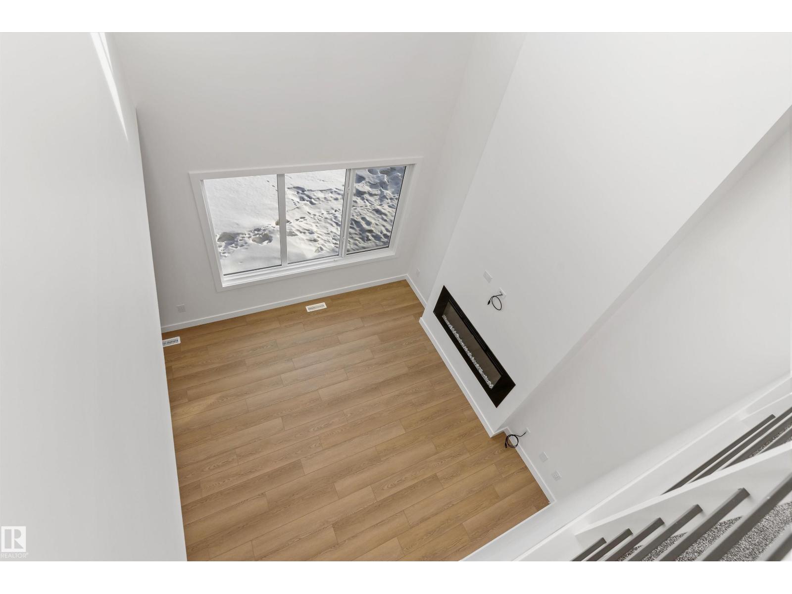 740 ASTORIA WY - 36