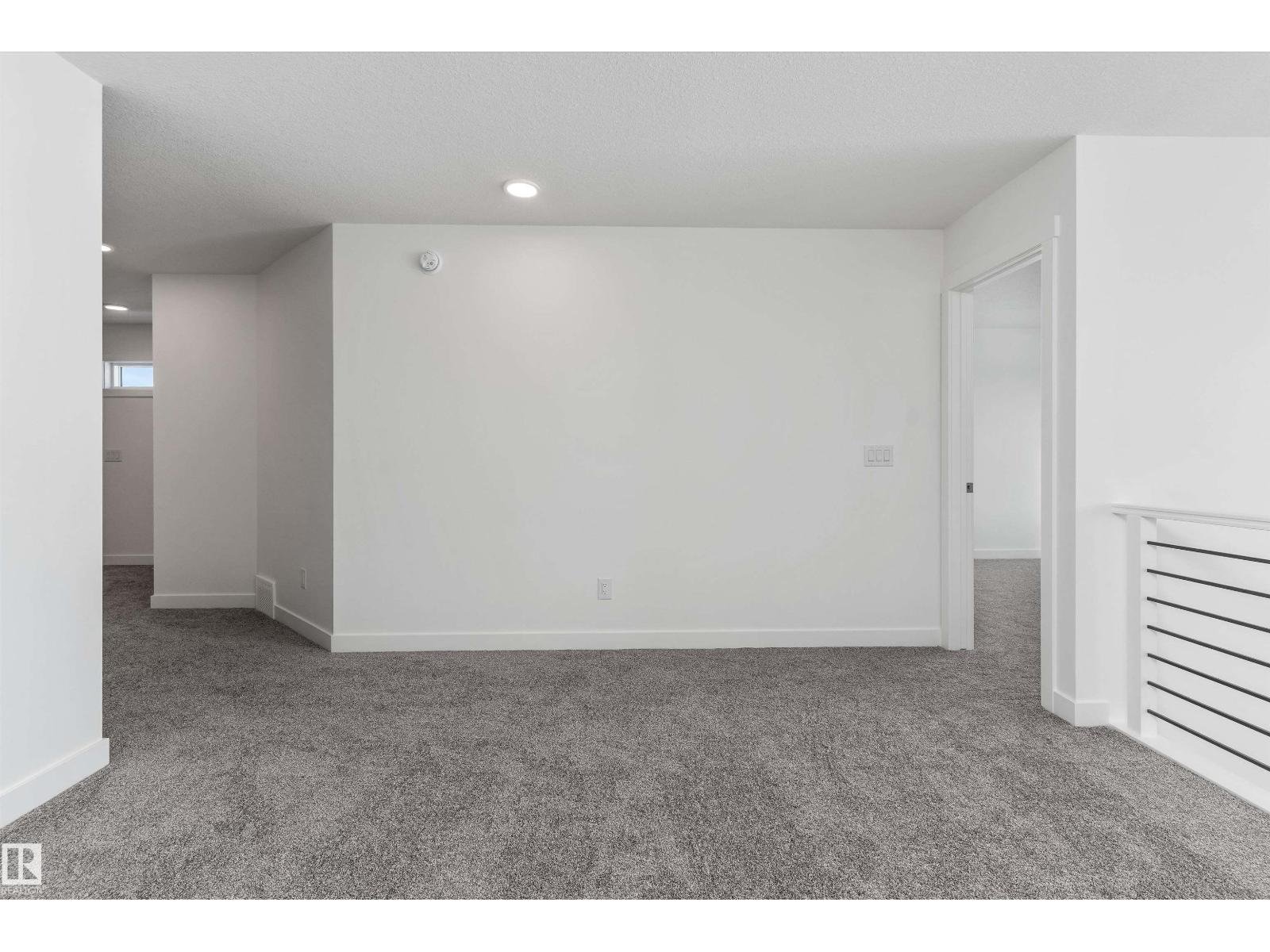 740 ASTORIA WY - 34