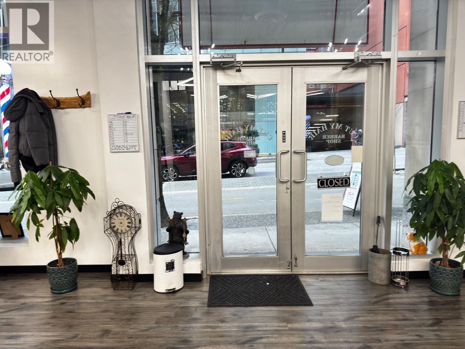 11556 CONFIDENTIAL, Vancouver — photo 3