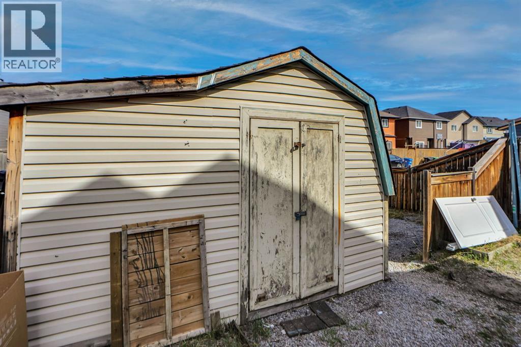 71 Saddlemont Road NE - 19