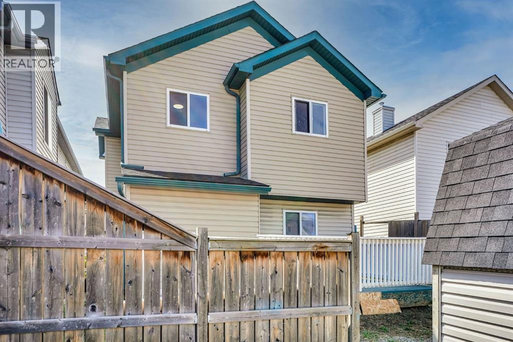 71 Saddlemont Road NE - 20