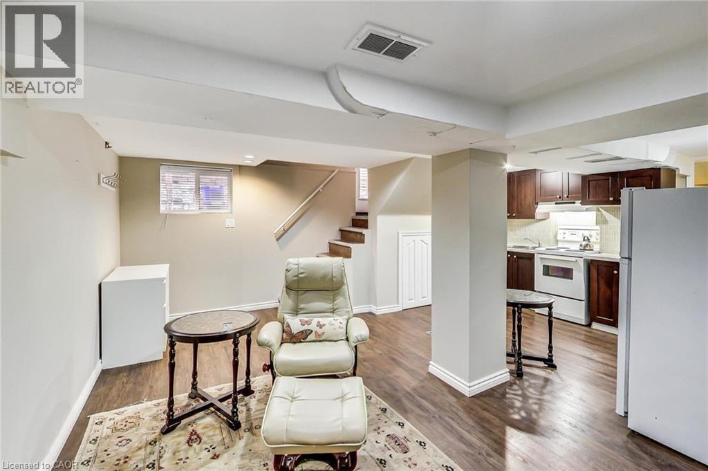 41 Carrick Ave. Unit 3