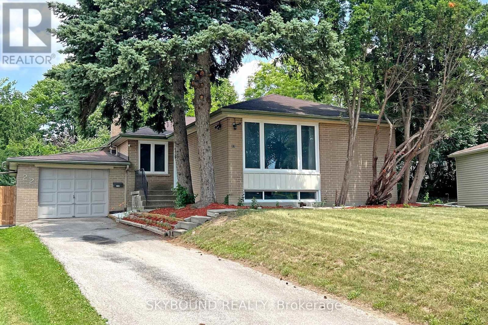 22 ROYAL DOULTON DRIVE - 1