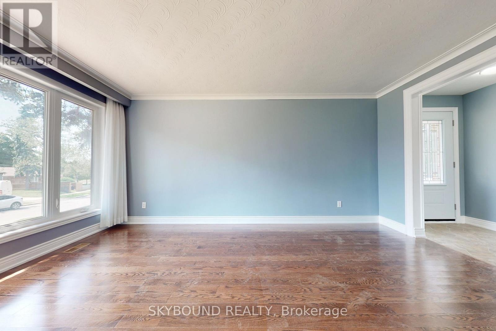 22 ROYAL DOULTON DRIVE - 23