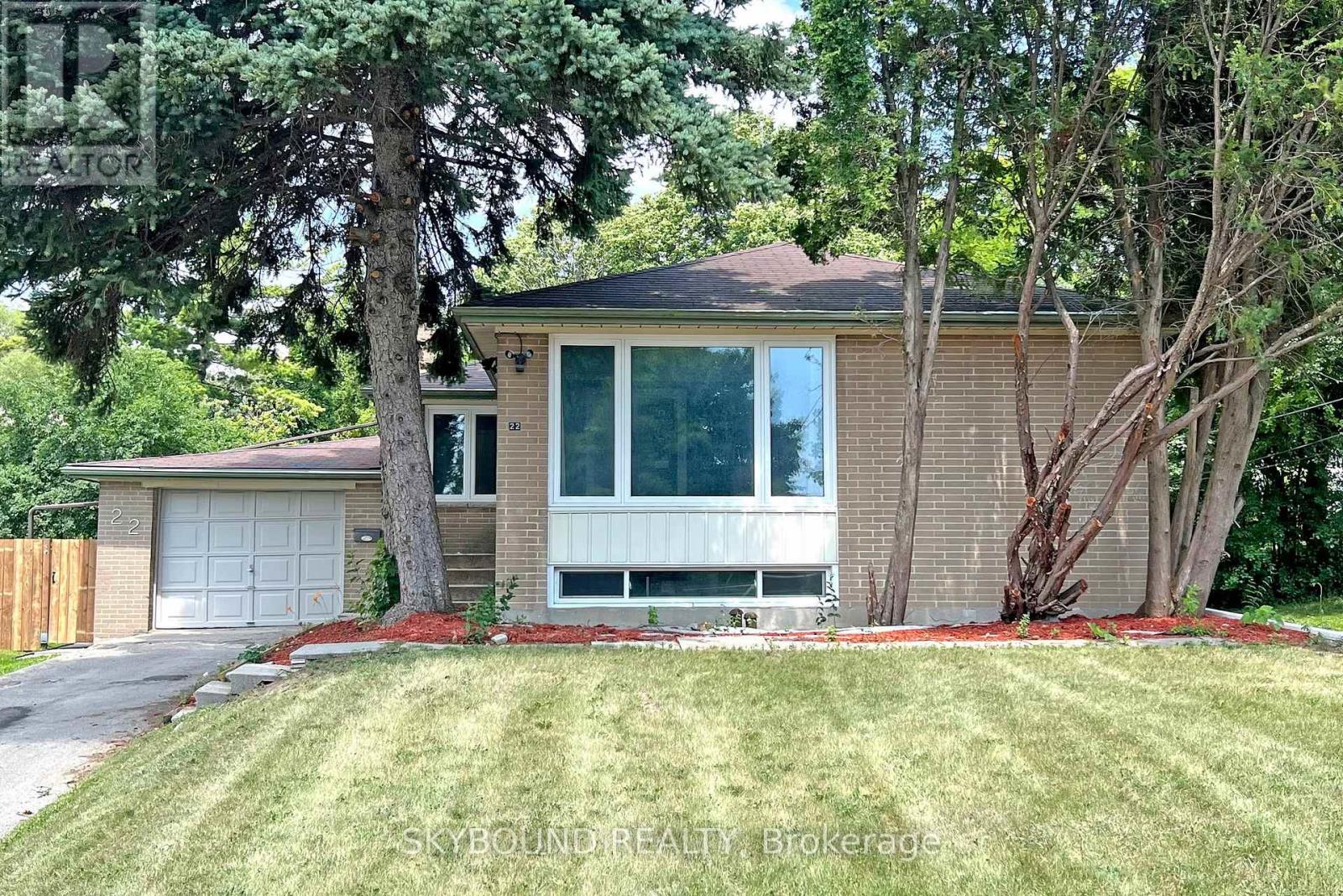 22 ROYAL DOULTON DRIVE - 46