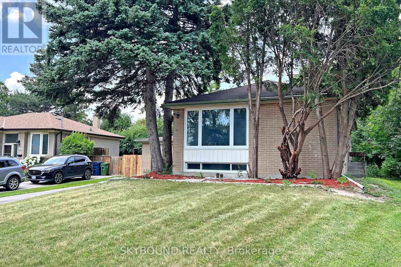22 ROYAL DOULTON DRIVE - 47