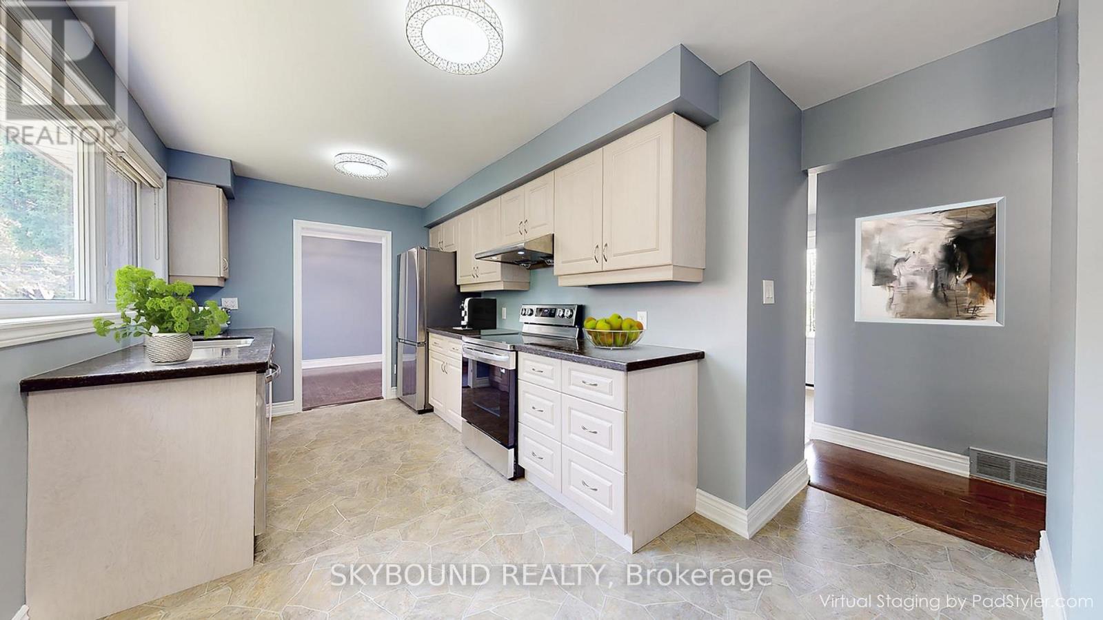 22 ROYAL DOULTON DRIVE - 9