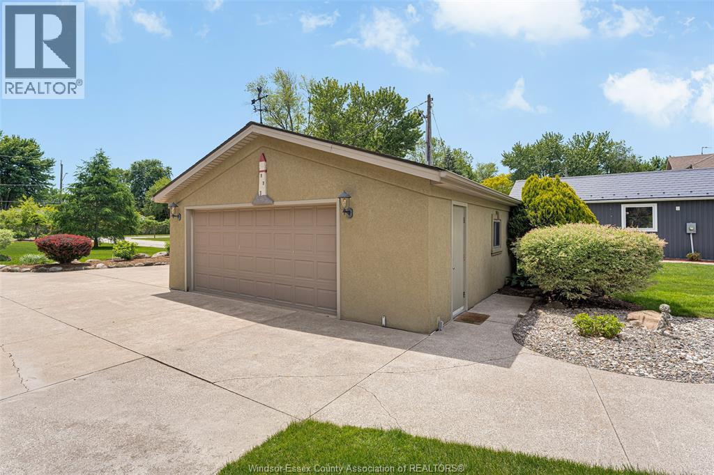 281 LAKEVIEW DRIVE - 7