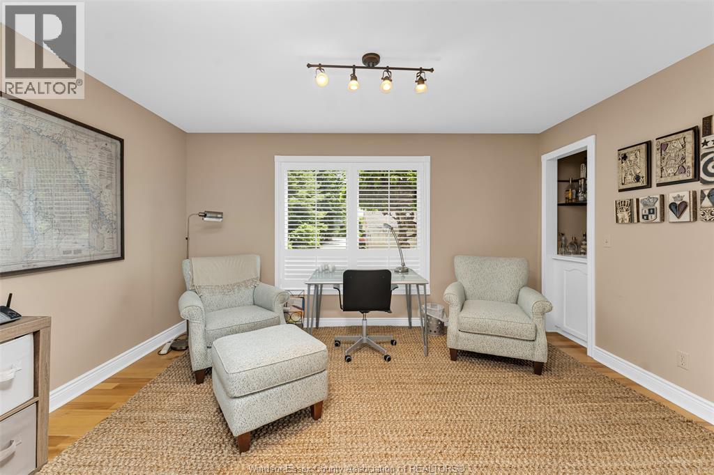 281 LAKEVIEW DRIVE - 31