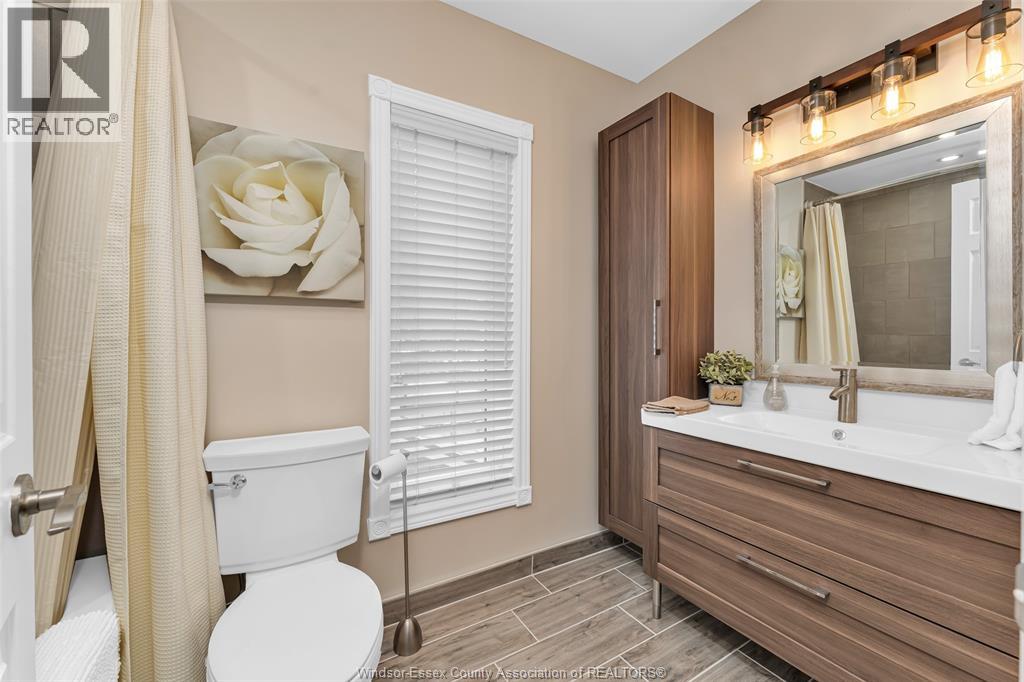 281 LAKEVIEW DRIVE - 42