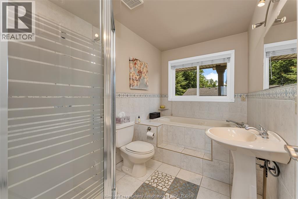 281 LAKEVIEW DRIVE - 32